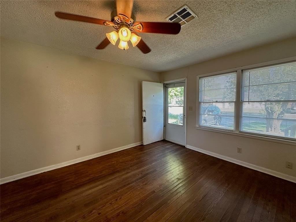 708 Denison Dr - Photo 2 of 13