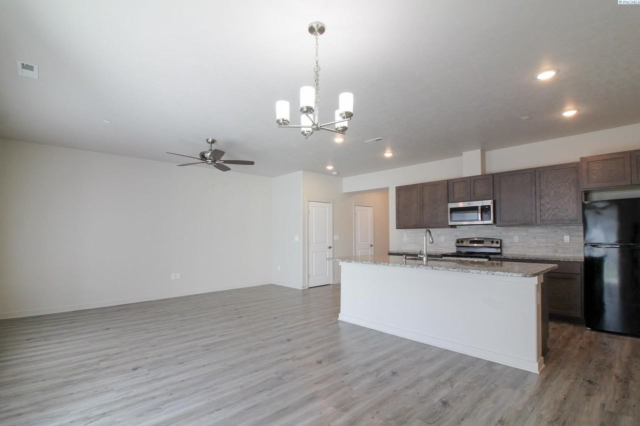 525 S Quillan Ct - Photo 5 of 20