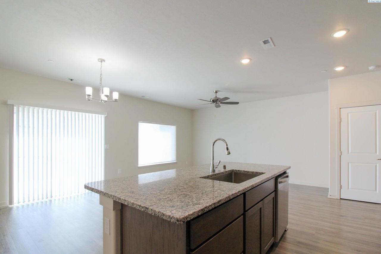 525 S Quillan Ct - Photo 6 of 20