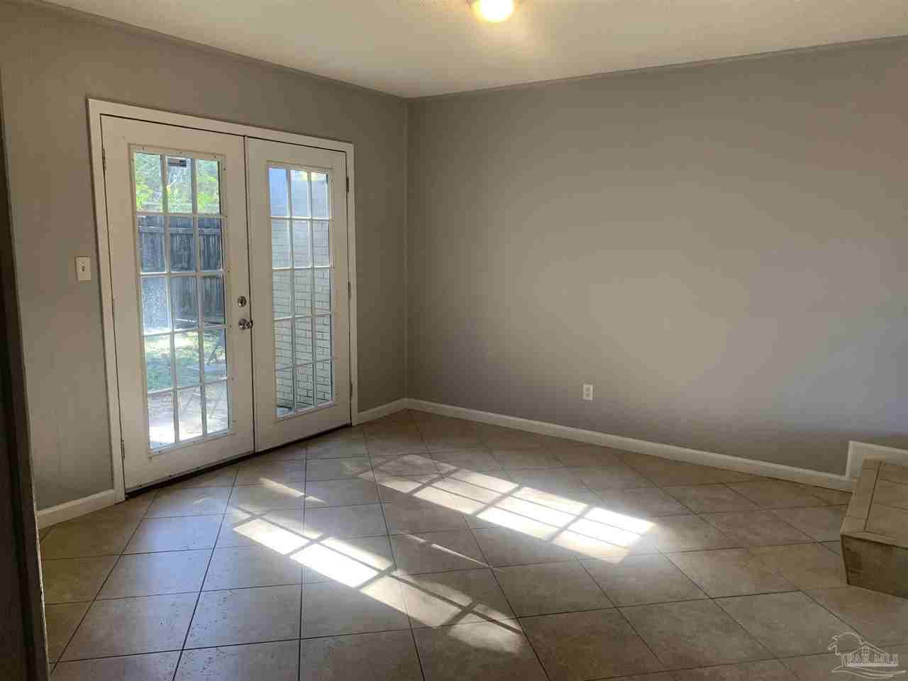 811 Massachusetts Ave - Photo 7 of 14