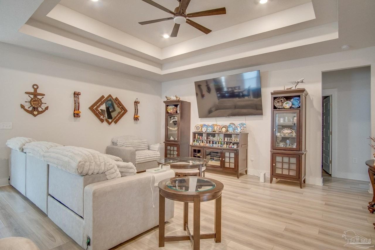 229 Camellia Dr - Photo 5 of 31