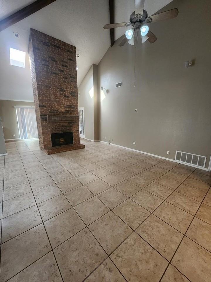 5303 Brazos Ct - Photo 5 of 27