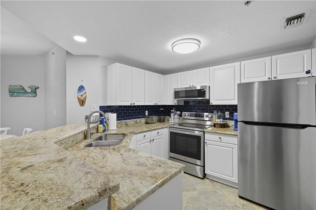 5095 Fairways Cir Apt I111 - Photo 4 of 31