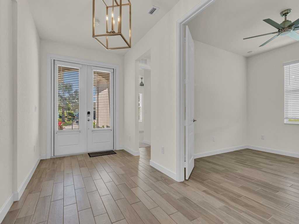 5982 Sequoia Cir - Photo 2 of 36