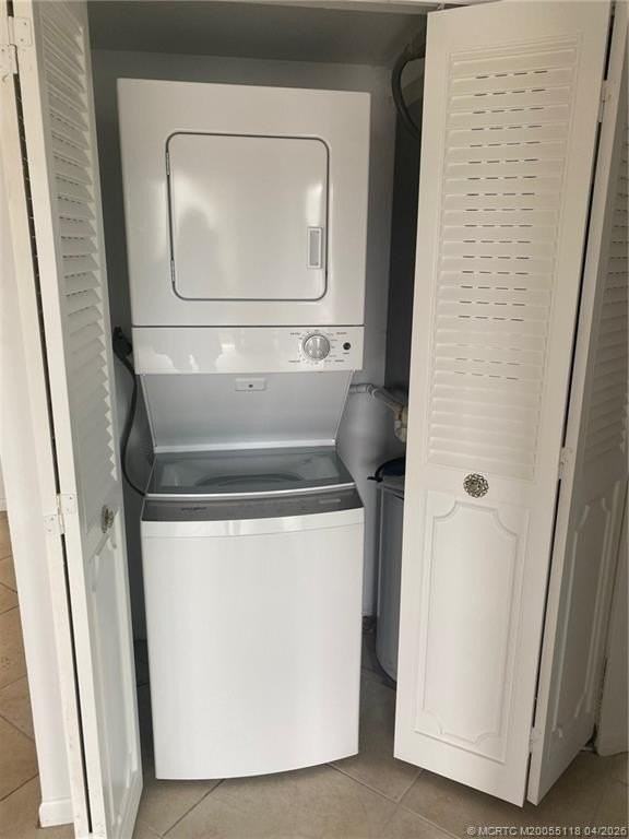 2118 Se Edler Dr #B - Photo 4 of 6