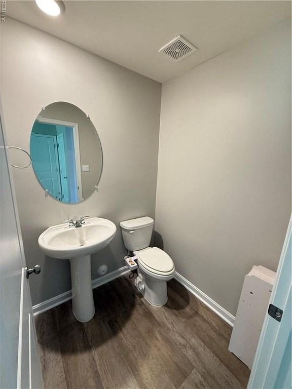 565 Bridgeway Ct - Photo 3 of 25