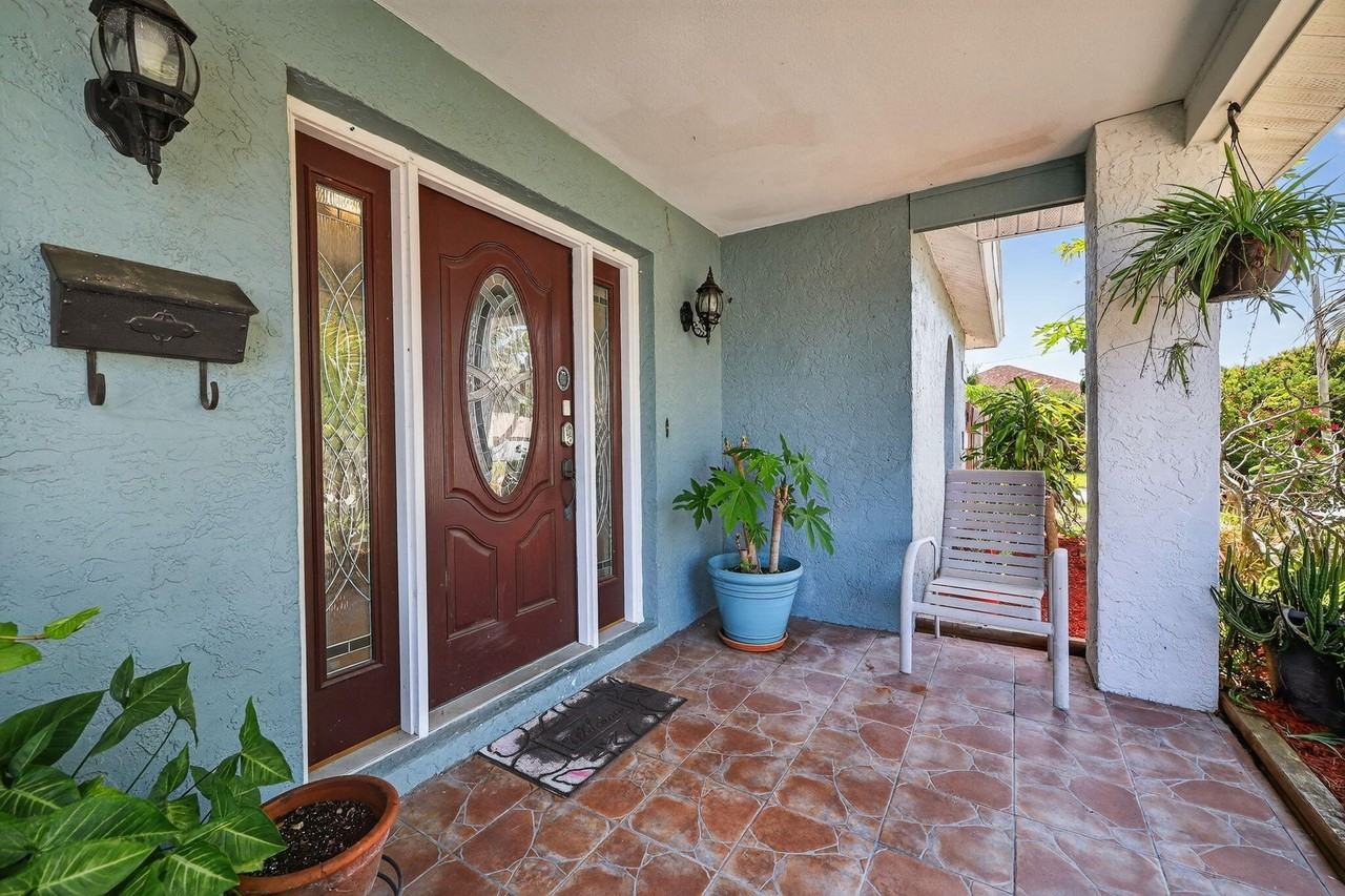 6180 30th Ct S - Photo 4 of 31