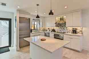 1955 Ne 4th St - Photo 1 of 1