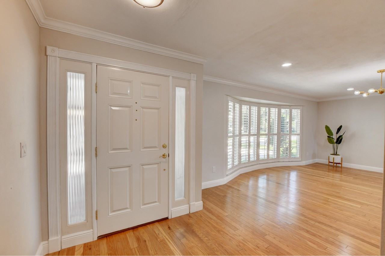 1010 Sw 1st St - Photo 5 of 42