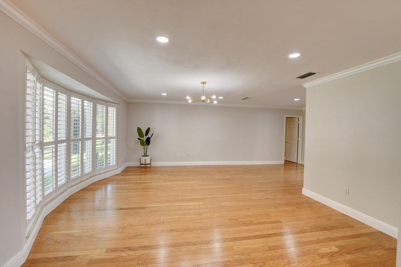 1010 Sw 1st St - Photo 6 of 42