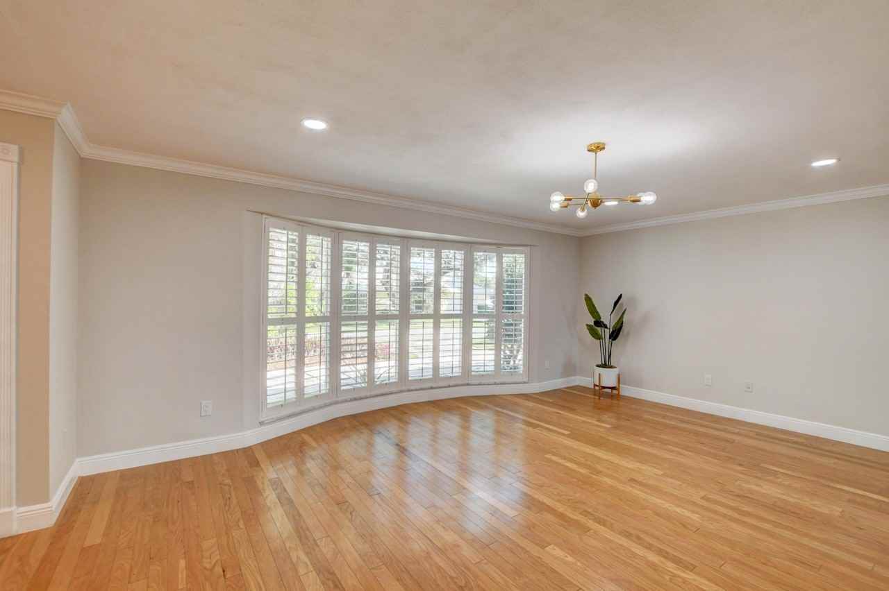 1010 Sw 1st St - Photo 7 of 42