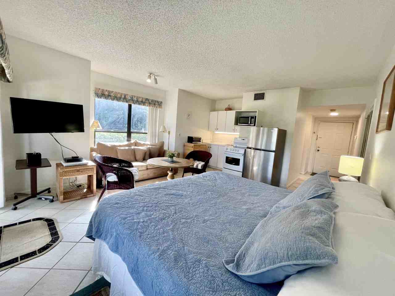 11863 Wimbledon Cir #447 - Photo 4 of 12