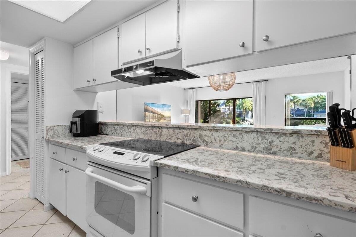 11863 Wimbledon Cir #446 - Photo 6 of 46