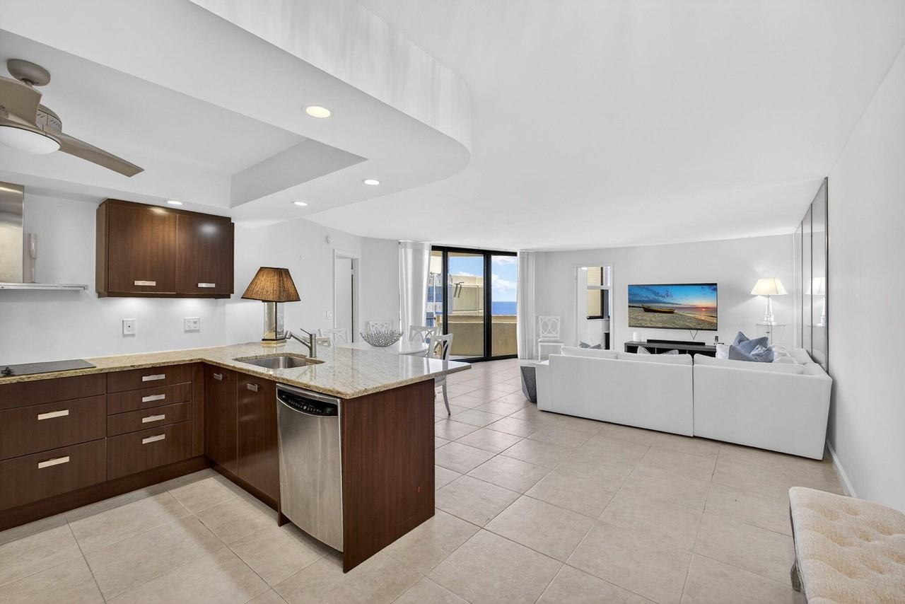 2800 N Ocean Dr #B24D - Photo 4 of 50