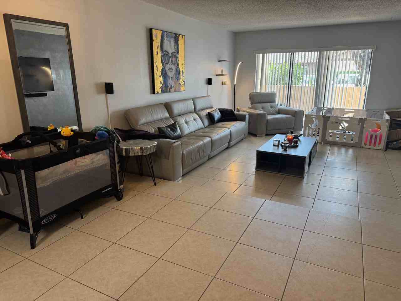 4952 Sheridan St Unit 2 - Photo 4 of 8