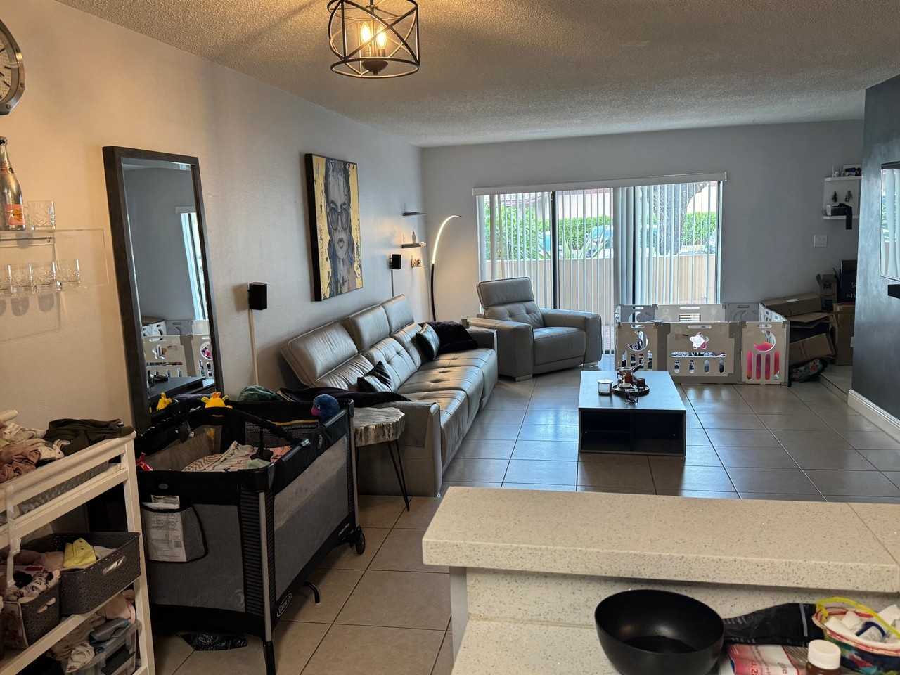 4952 Sheridan St Unit 2 - Photo 6 of 8