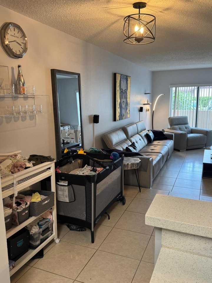 4952 Sheridan St Unit 2 - Photo 7 of 8