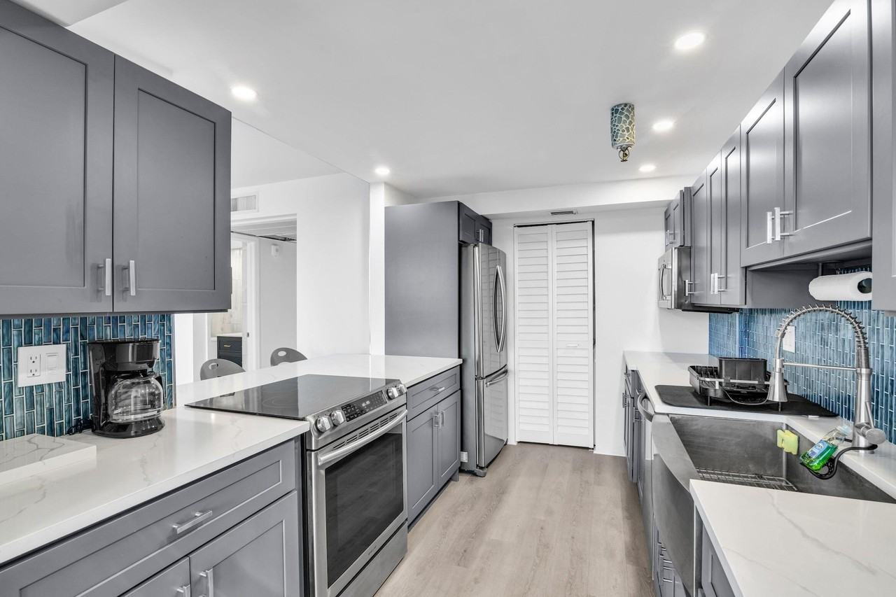 859 Jeffery St #5090 - Photo 5 of 50