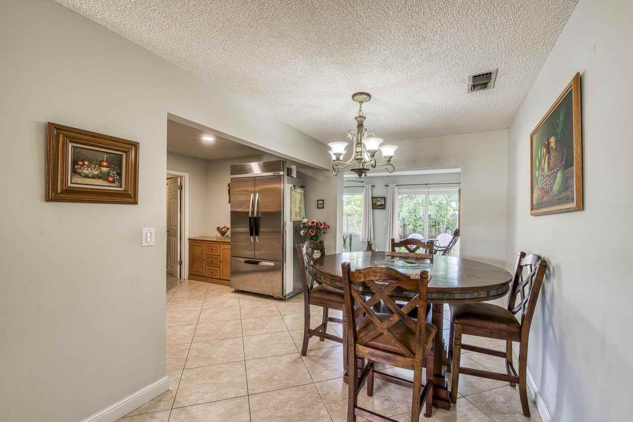 19468 Delaware Cir - Photo 7 of 24