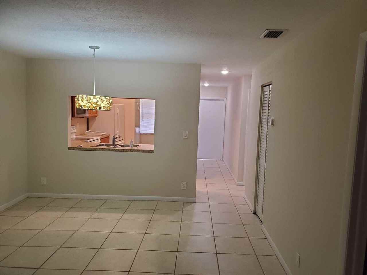 24 Laredo Pl - Photo 4 of 18
