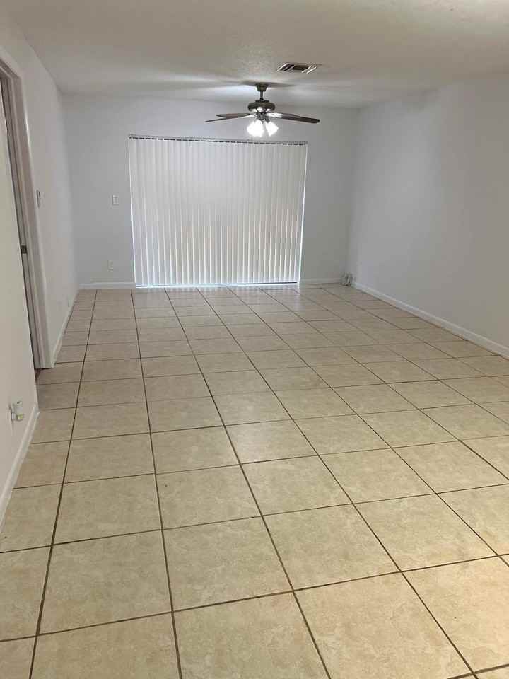 24 Laredo Pl - Photo 6 of 18