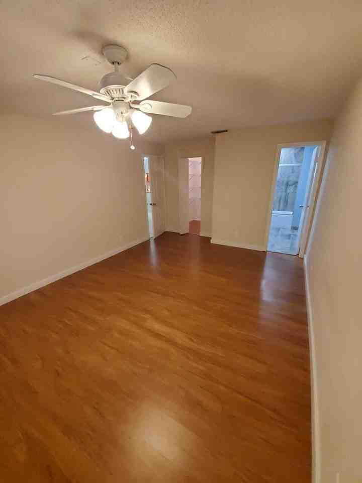 24 Laredo Pl - Photo 7 of 18