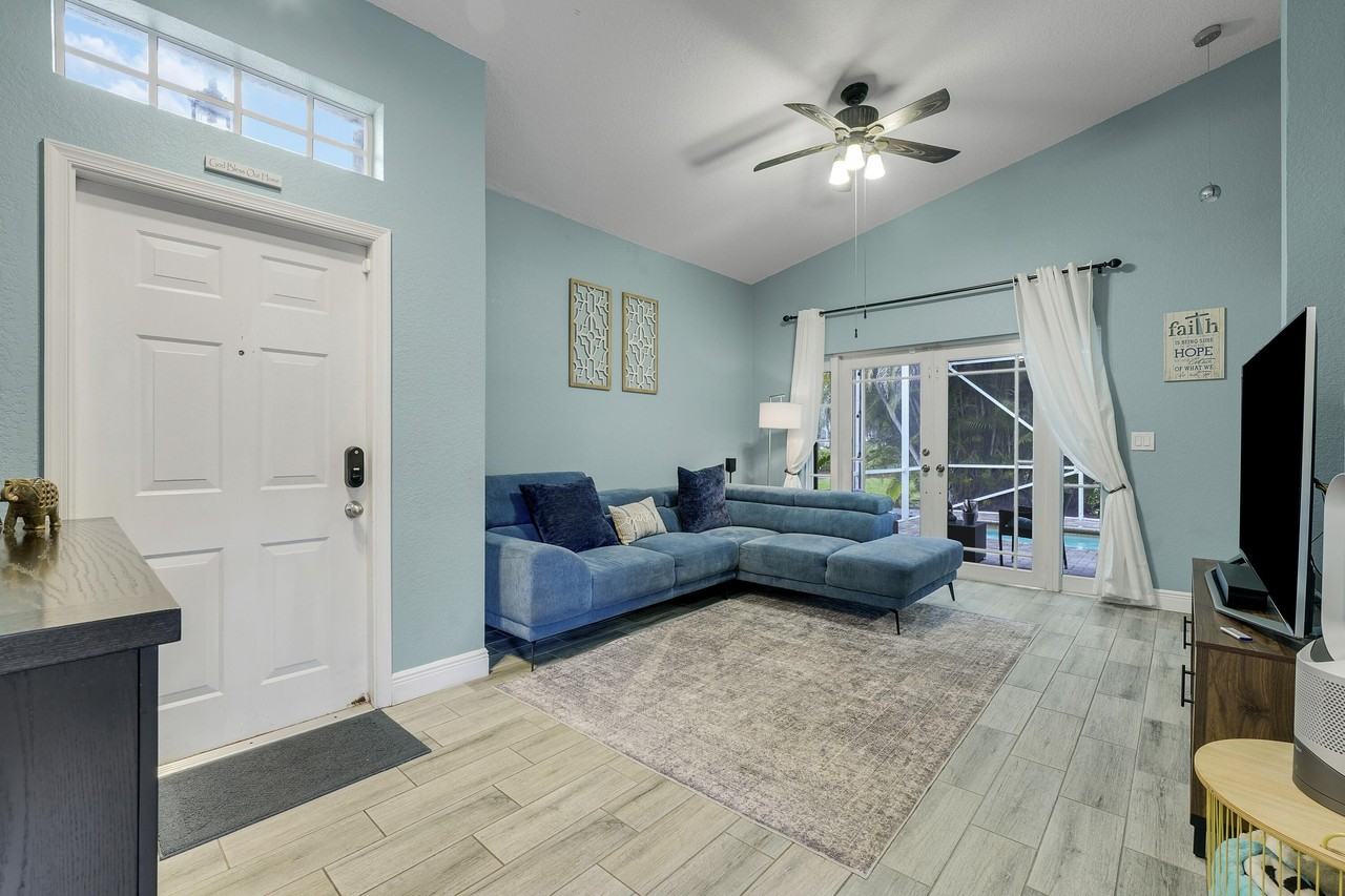 5959 Durango Dr - Photo 4 of 37