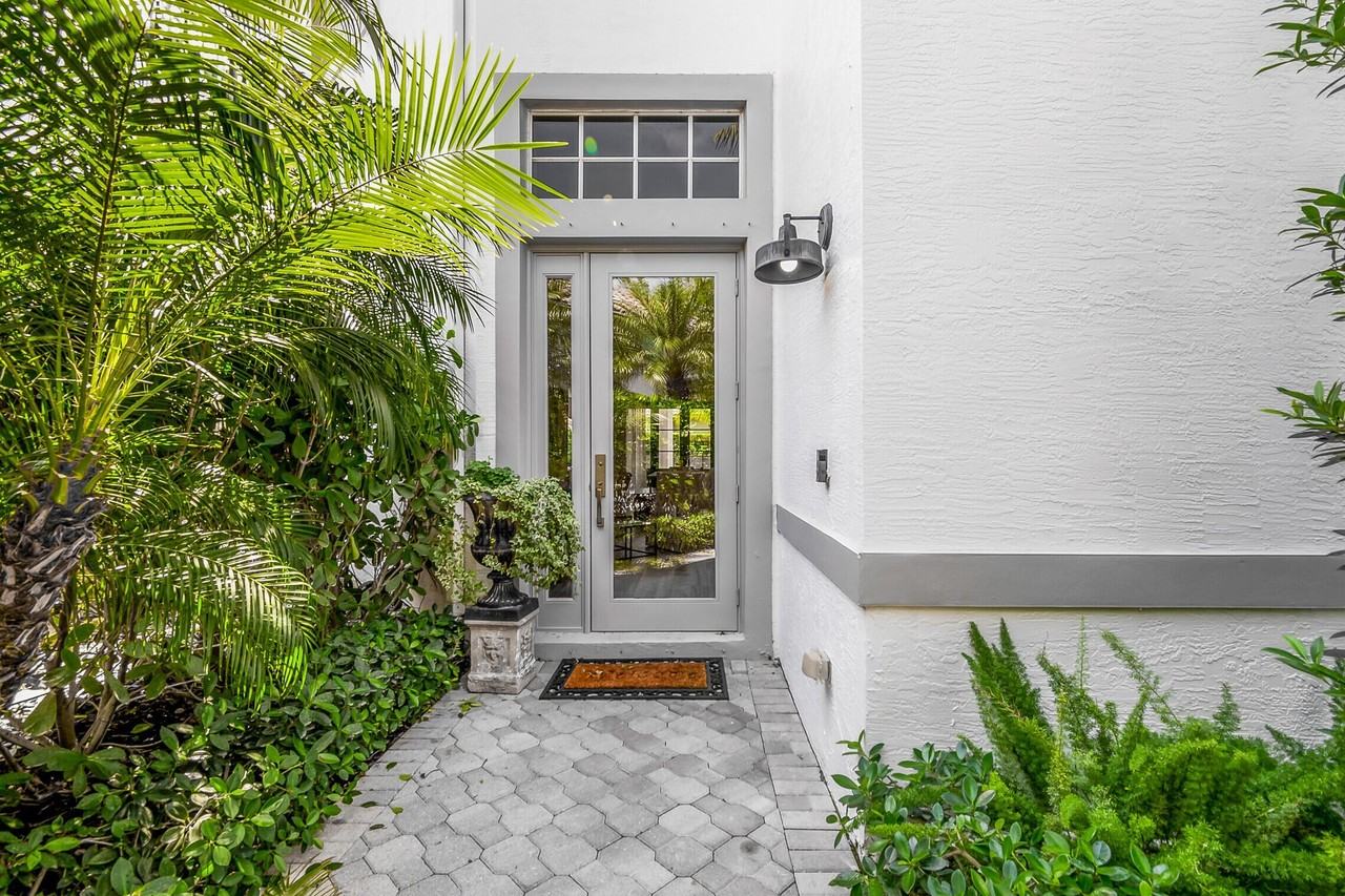 2427 Players Ct - Photo 2 of 19