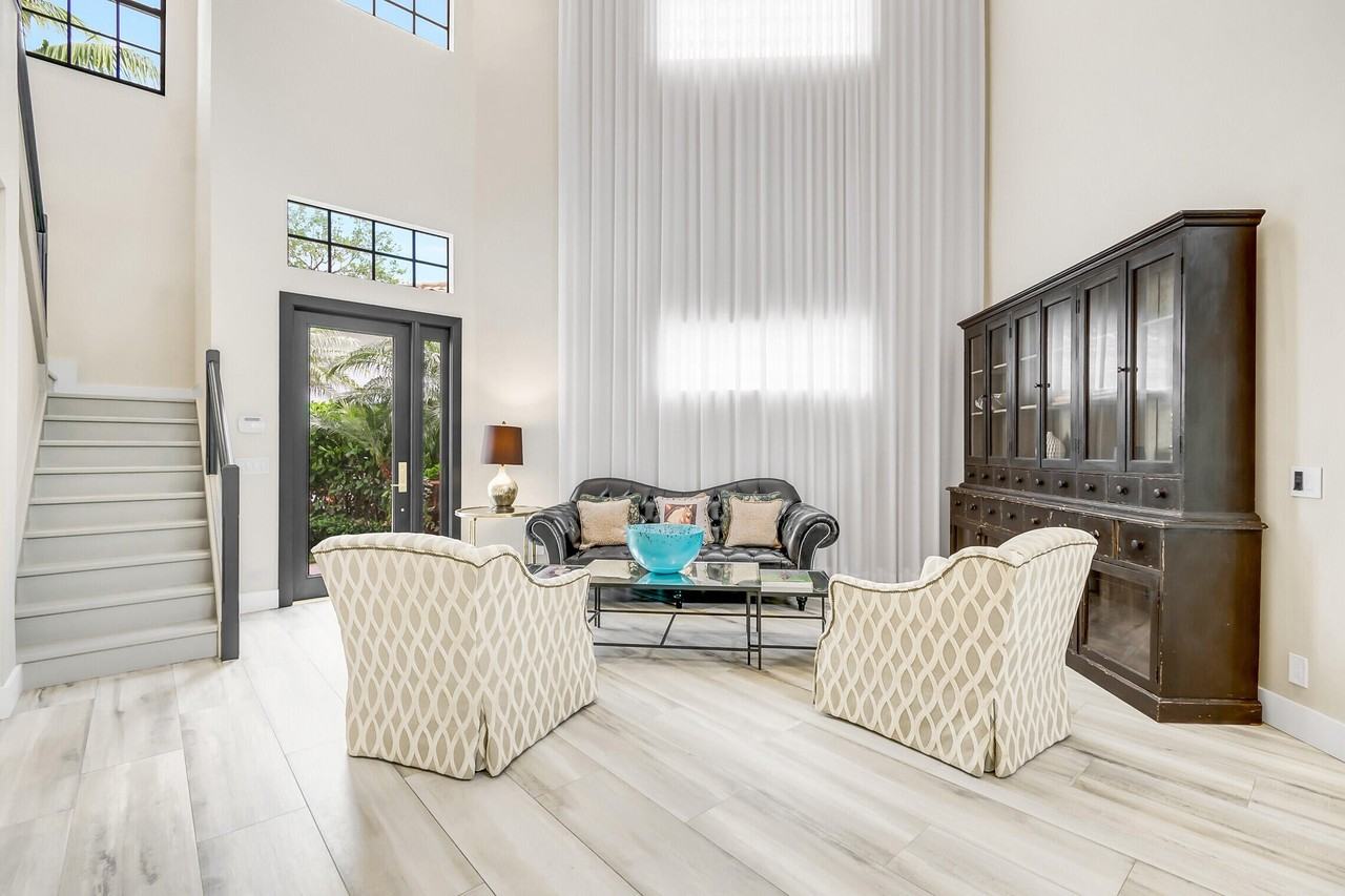 2427 Players Ct - Photo 3 of 19