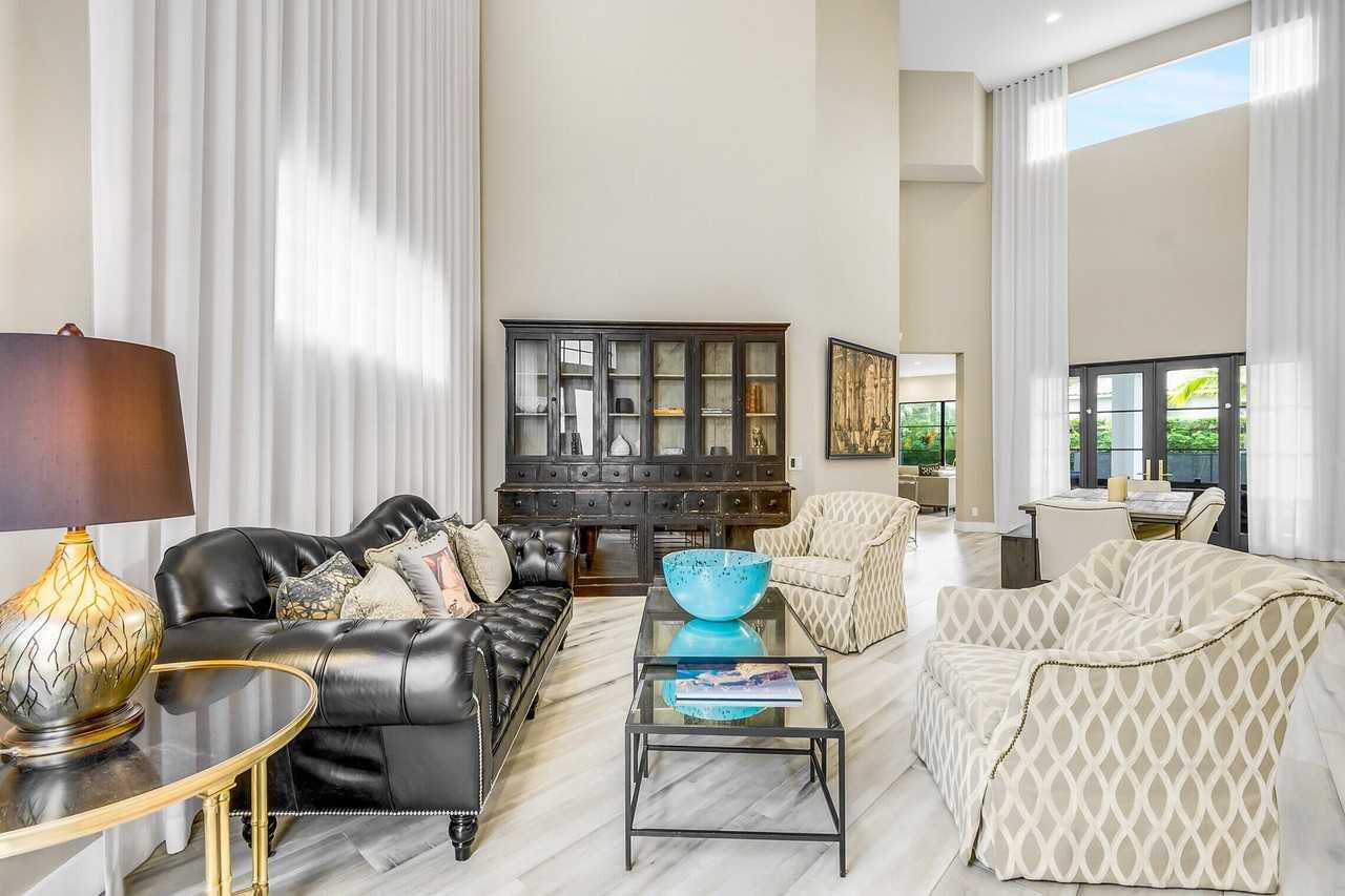 2427 Players Ct - Photo 4 of 19