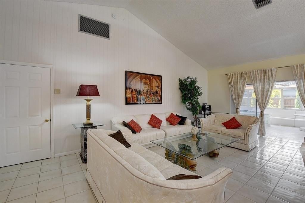 9565 El Clair Ranch Rd - Photo 4 of 38