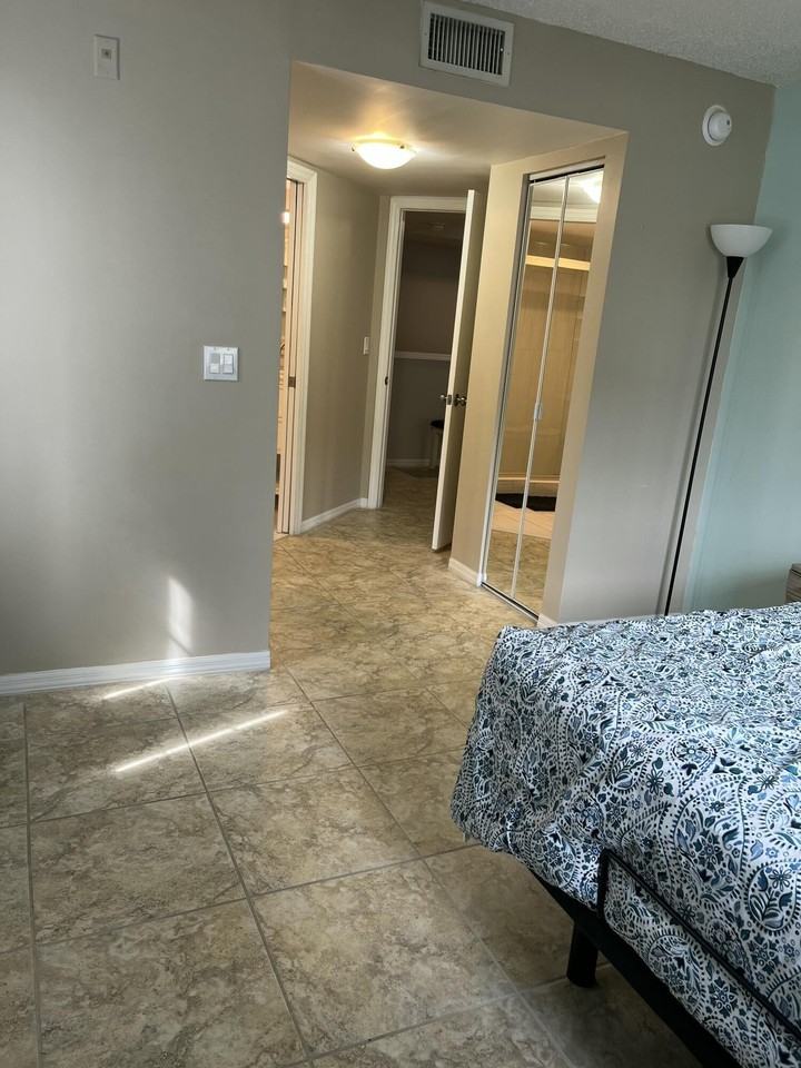 1200 Crestwood Ct S #1212 - Photo 4 of 14