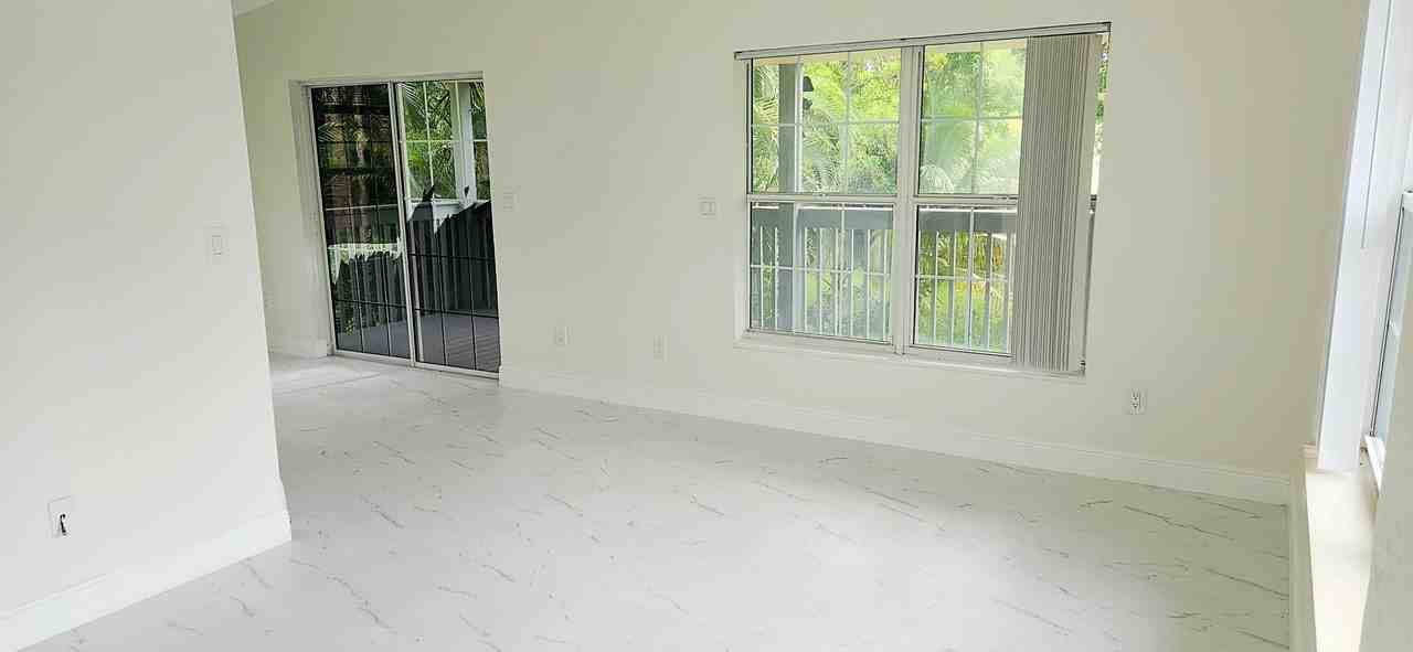 11128 59th St N - Photo 3 of 18