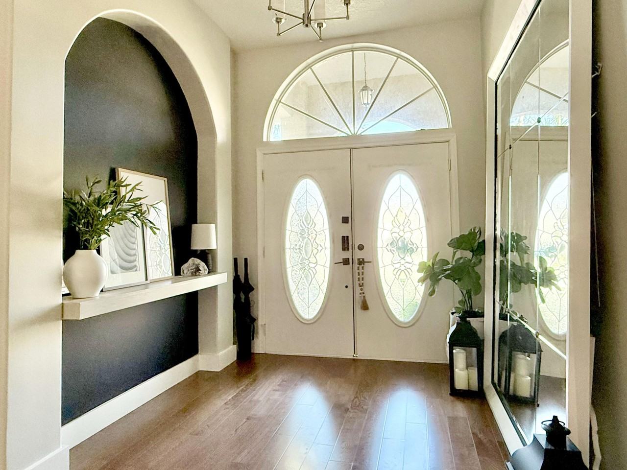 1774 Primrose Ln - Photo 3 of 15