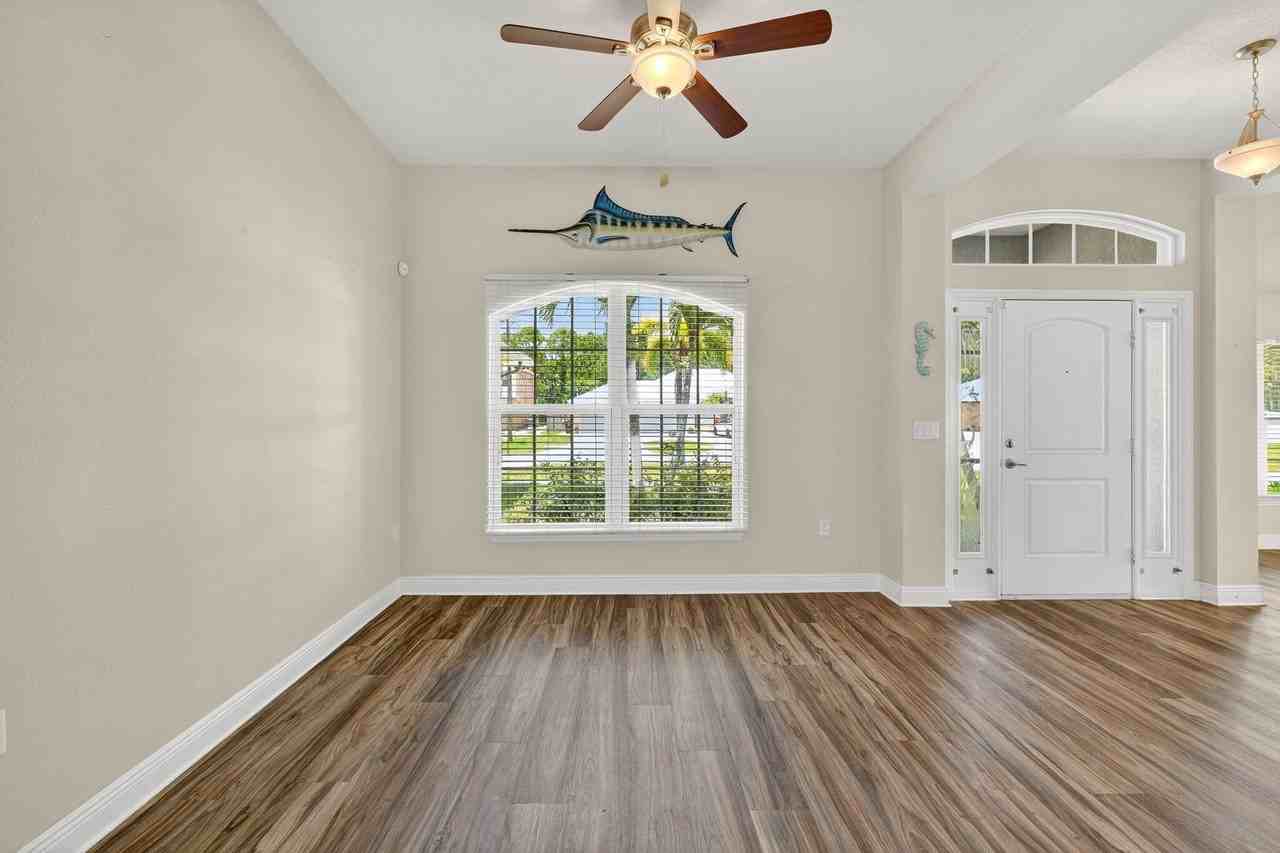 5547 Nw Cordrey St - Photo 5 of 40