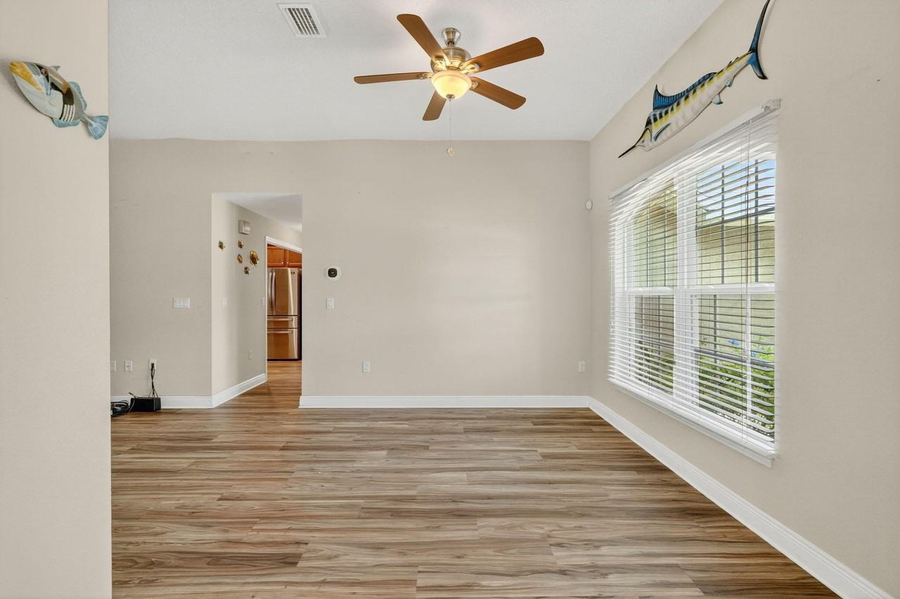 5547 Nw Cordrey St - Photo 6 of 40