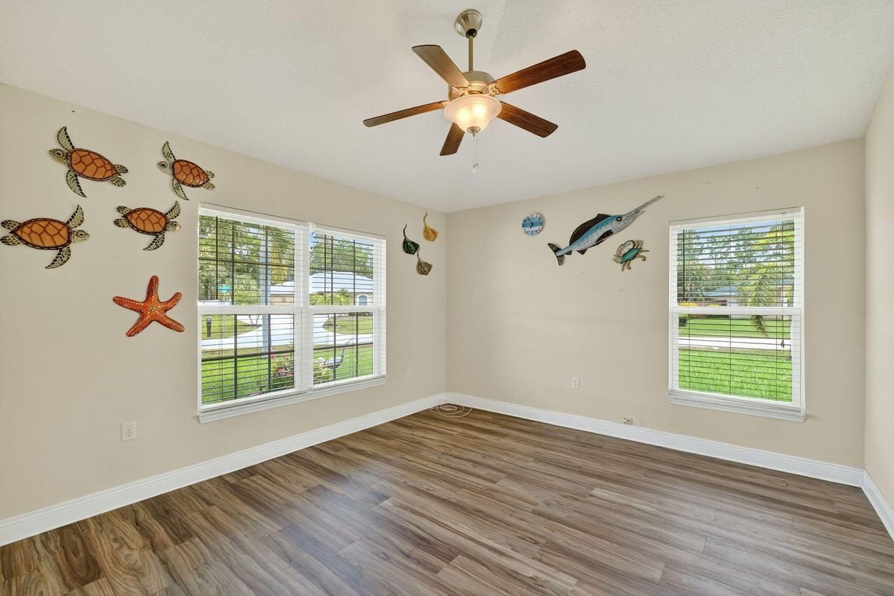 5547 Nw Cordrey St - Photo 7 of 40