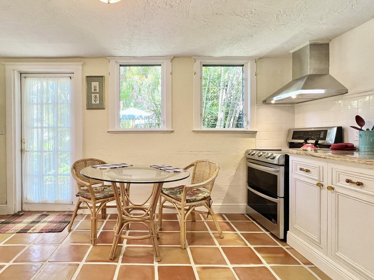 336 Monroe Dr Unit 2 - Photo 2 of 30