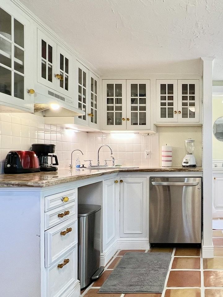 336 Monroe Dr Unit 2 - Photo 4 of 30