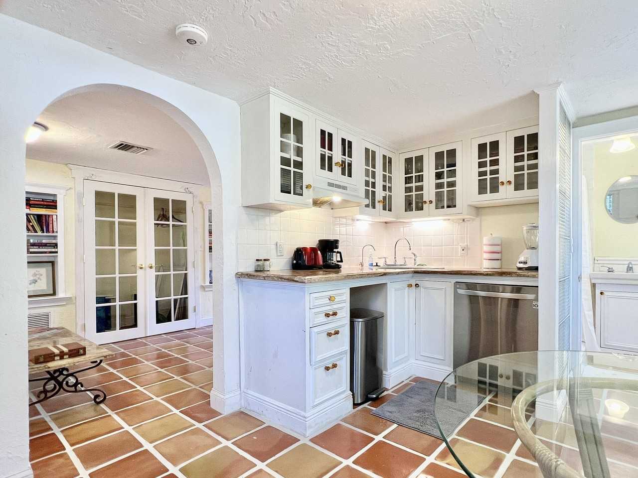 336 Monroe Dr Unit 2 - Photo 6 of 30