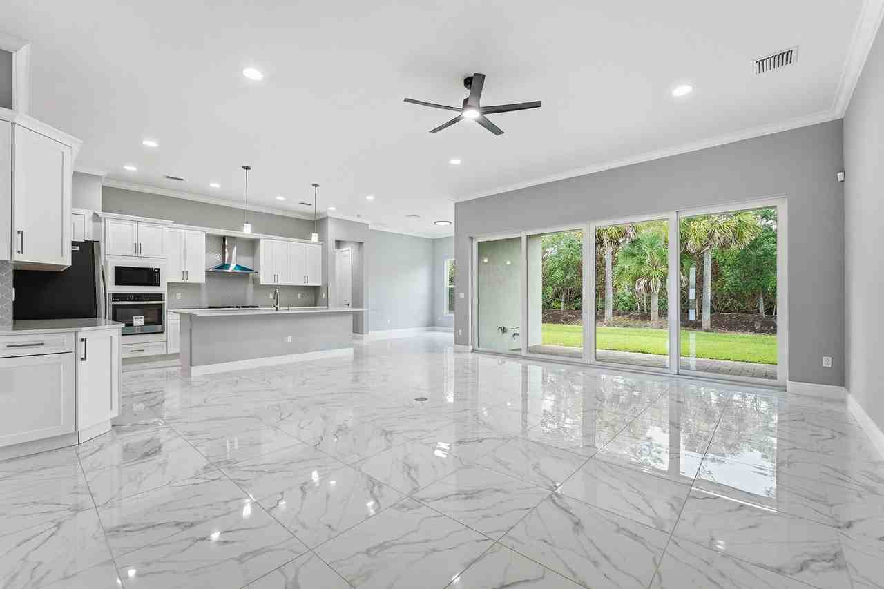 6391 High Pointe Cir - Photo 6 of 36