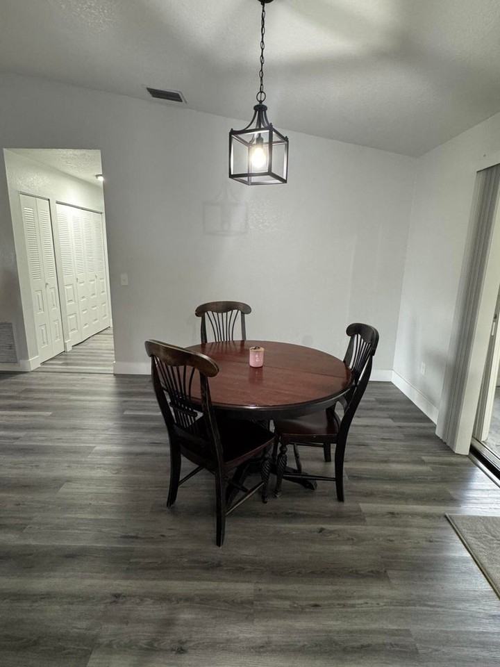 2774 Se Brevard Ave - Photo 5 of 8