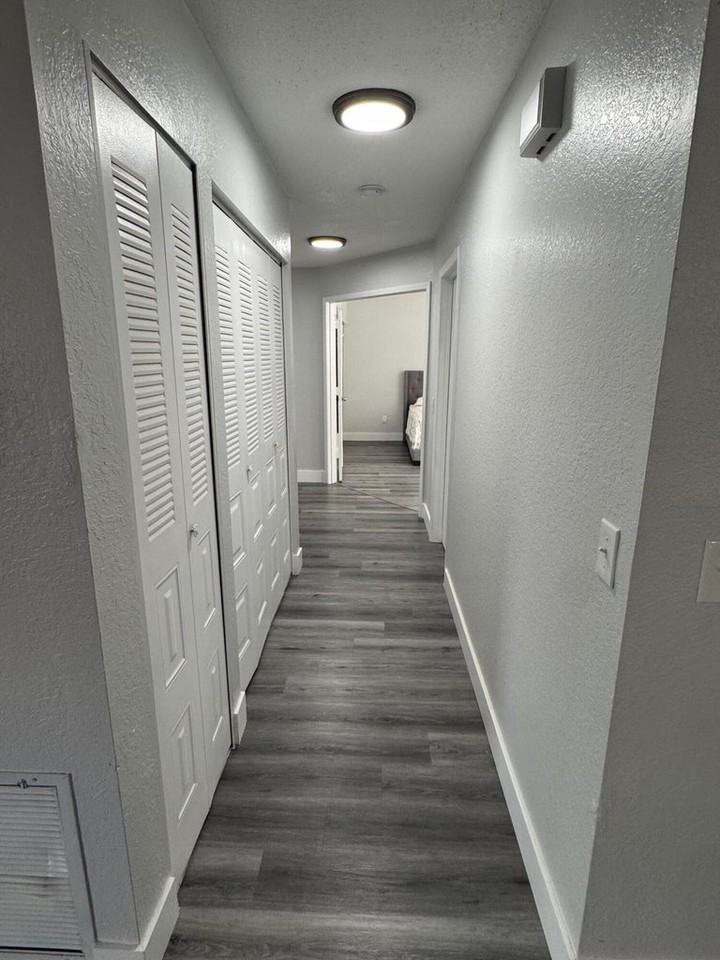 2774 Se Brevard Ave - Photo 7 of 8