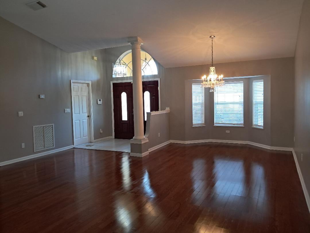 242 Sw Amesbury Ave - Photo 4 of 8