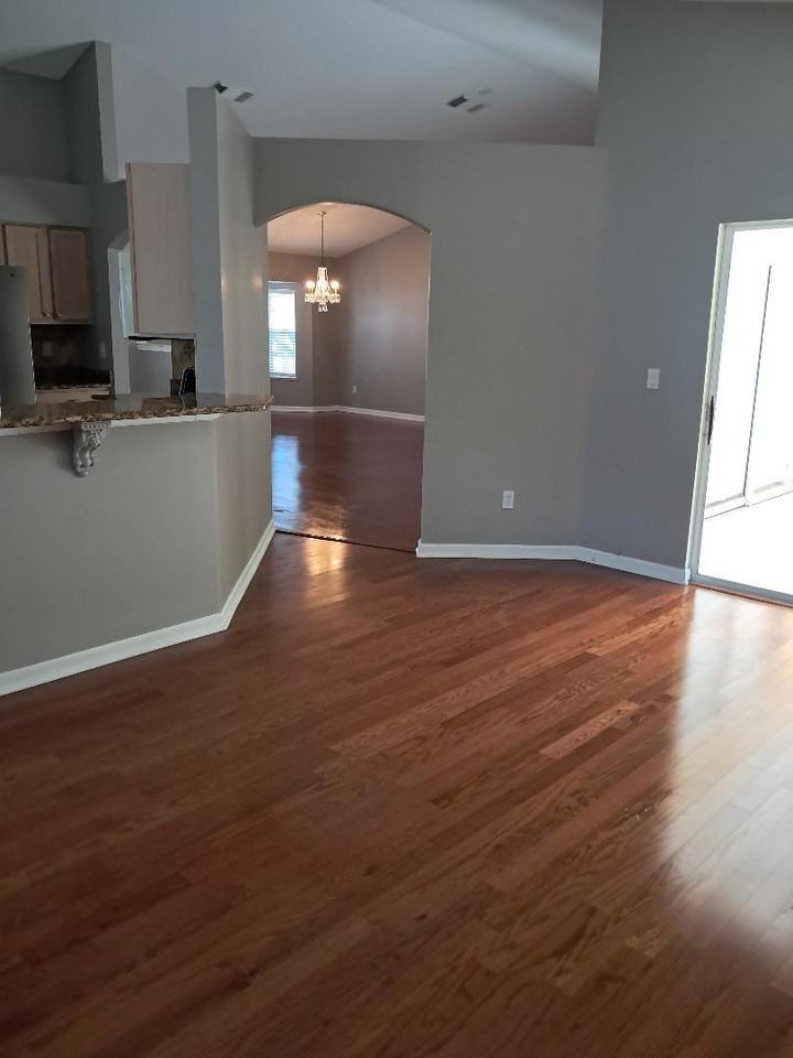 242 Sw Amesbury Ave - Photo 6 of 8