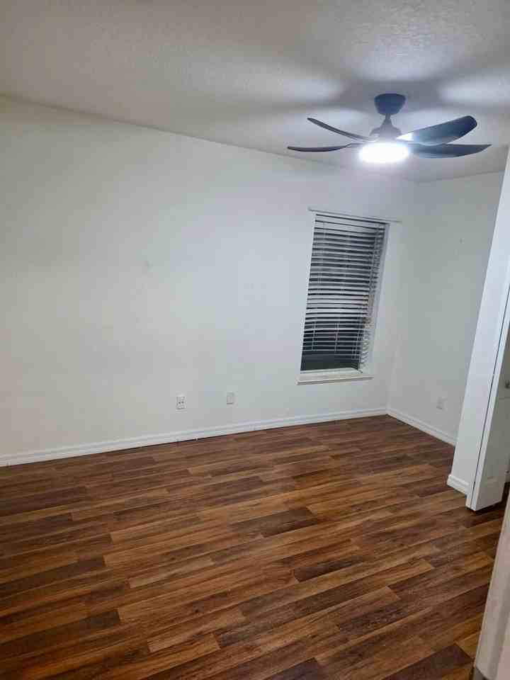 2249 Se Glover St - Photo 4 of 8