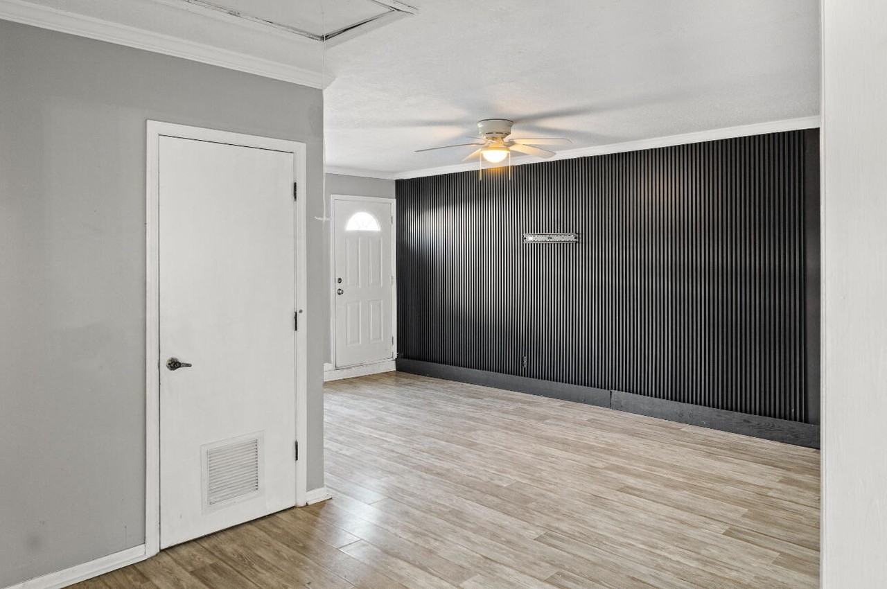 2230 Se Dill Ln - Photo 2 of 8