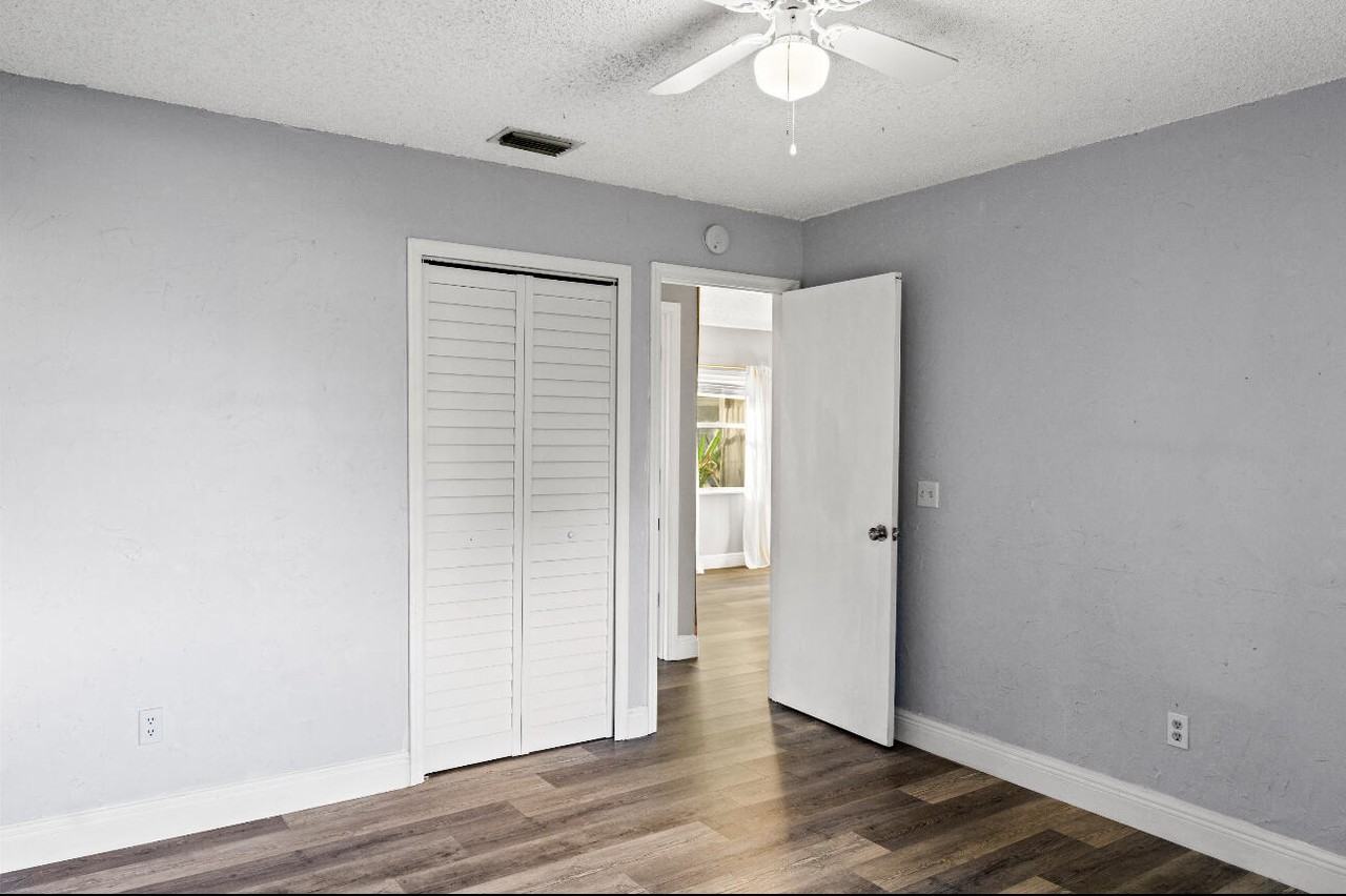 2230 Se Dill Ln - Photo 5 of 8