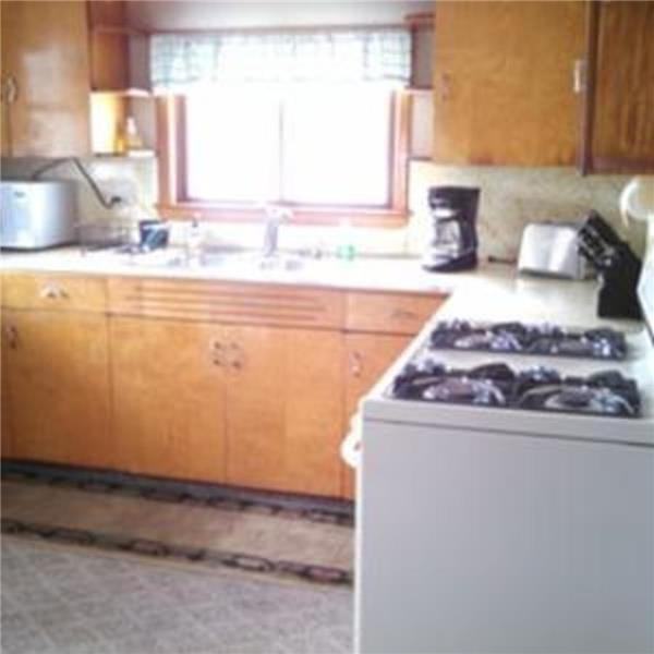 135 Ohio St - Photo 2 of 17