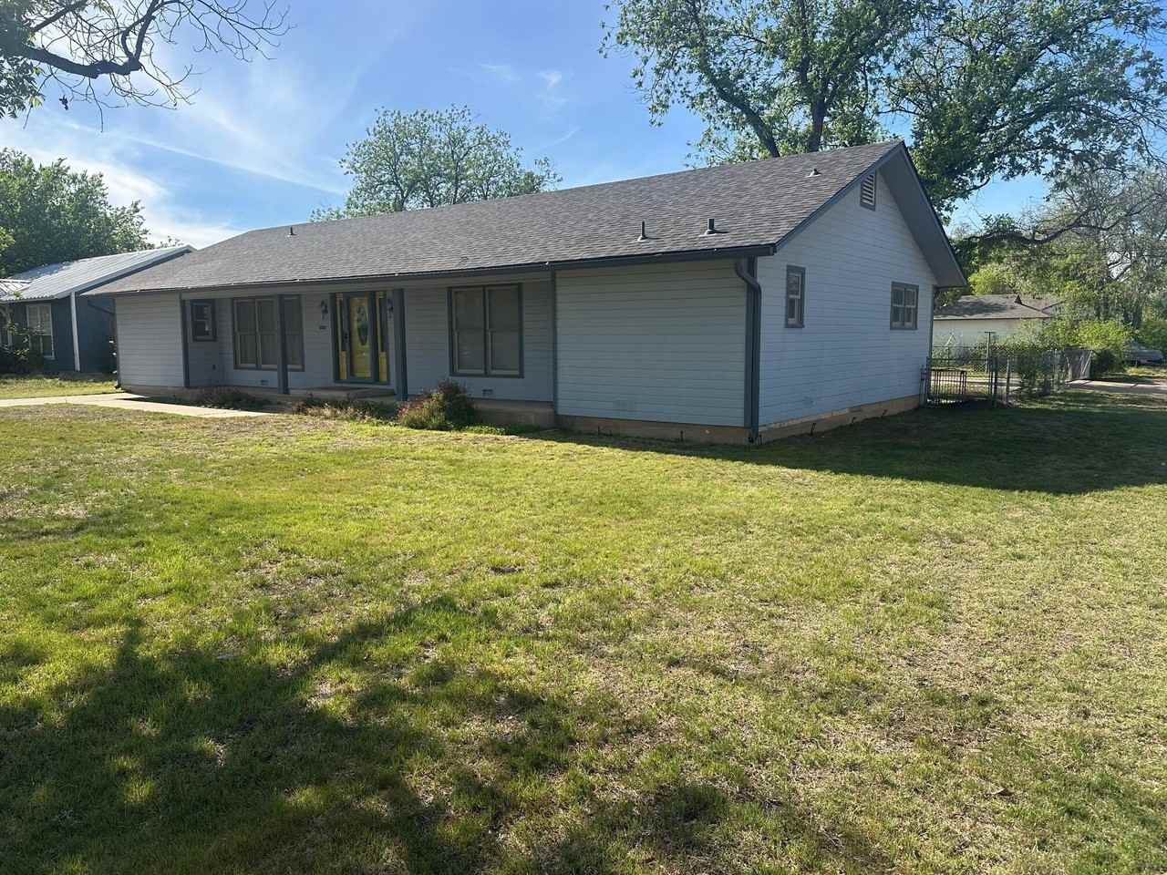 2302 W Avenue L - Photo 2 of 16